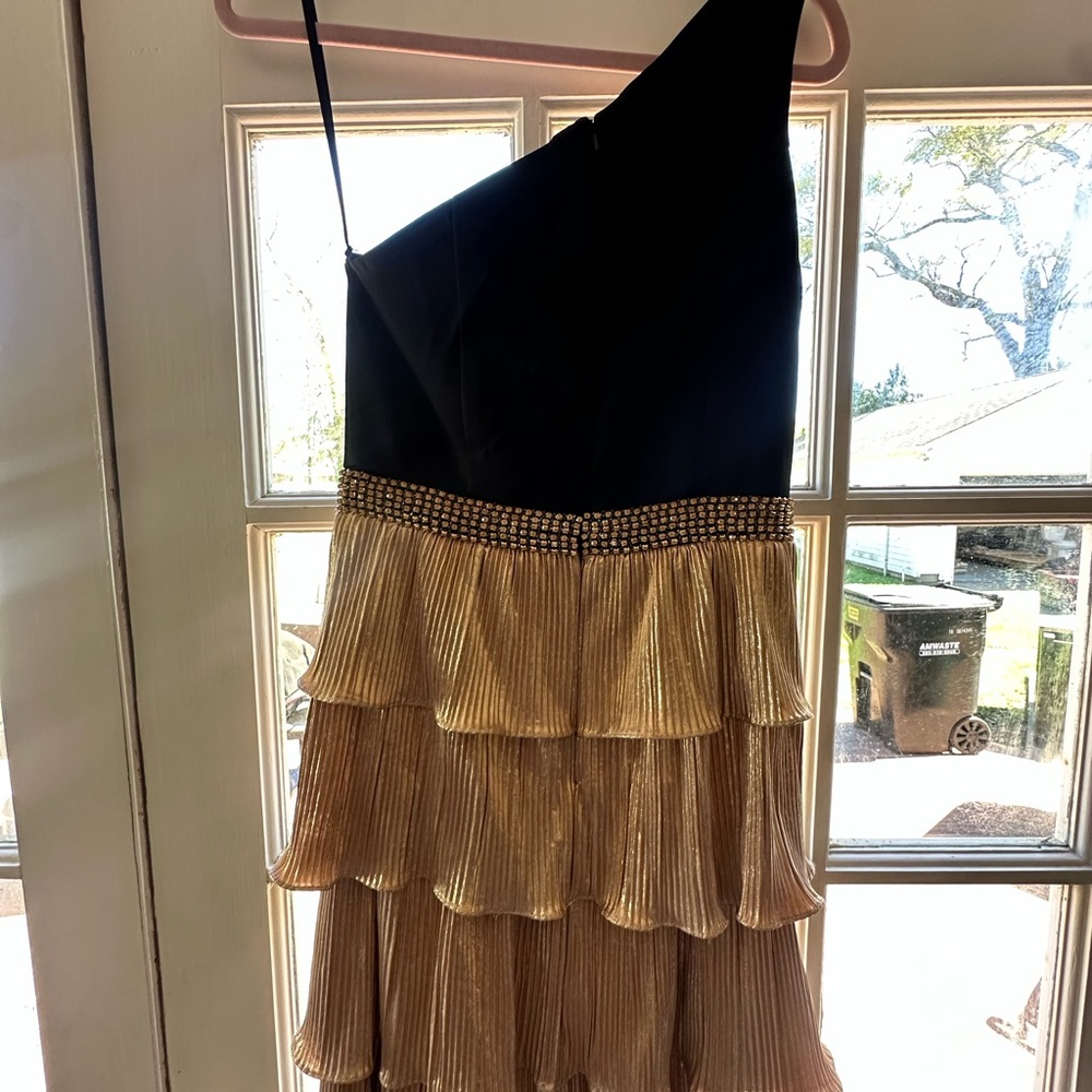 Ieena for Mac Duggal size 6. Worn once. - Picture 7 of 12